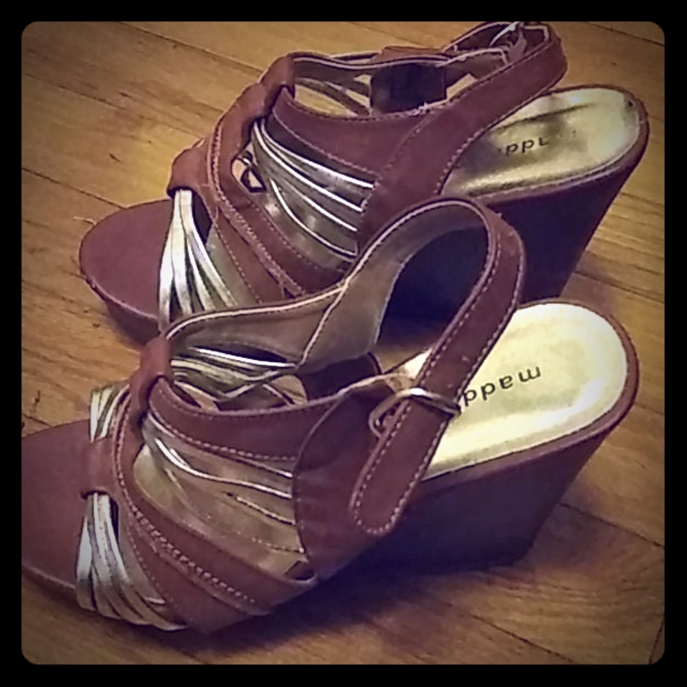 Maddengirl gold and brown strap wedges